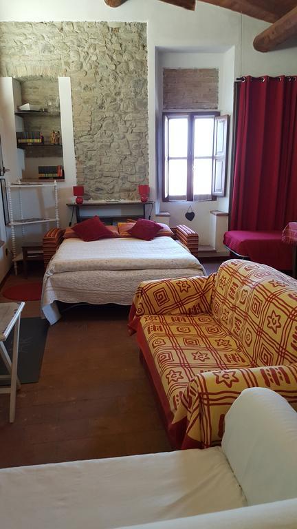 La Torretta - Cerreto Grue Bed & Breakfast Sarezzano ภายนอก รูปภาพ